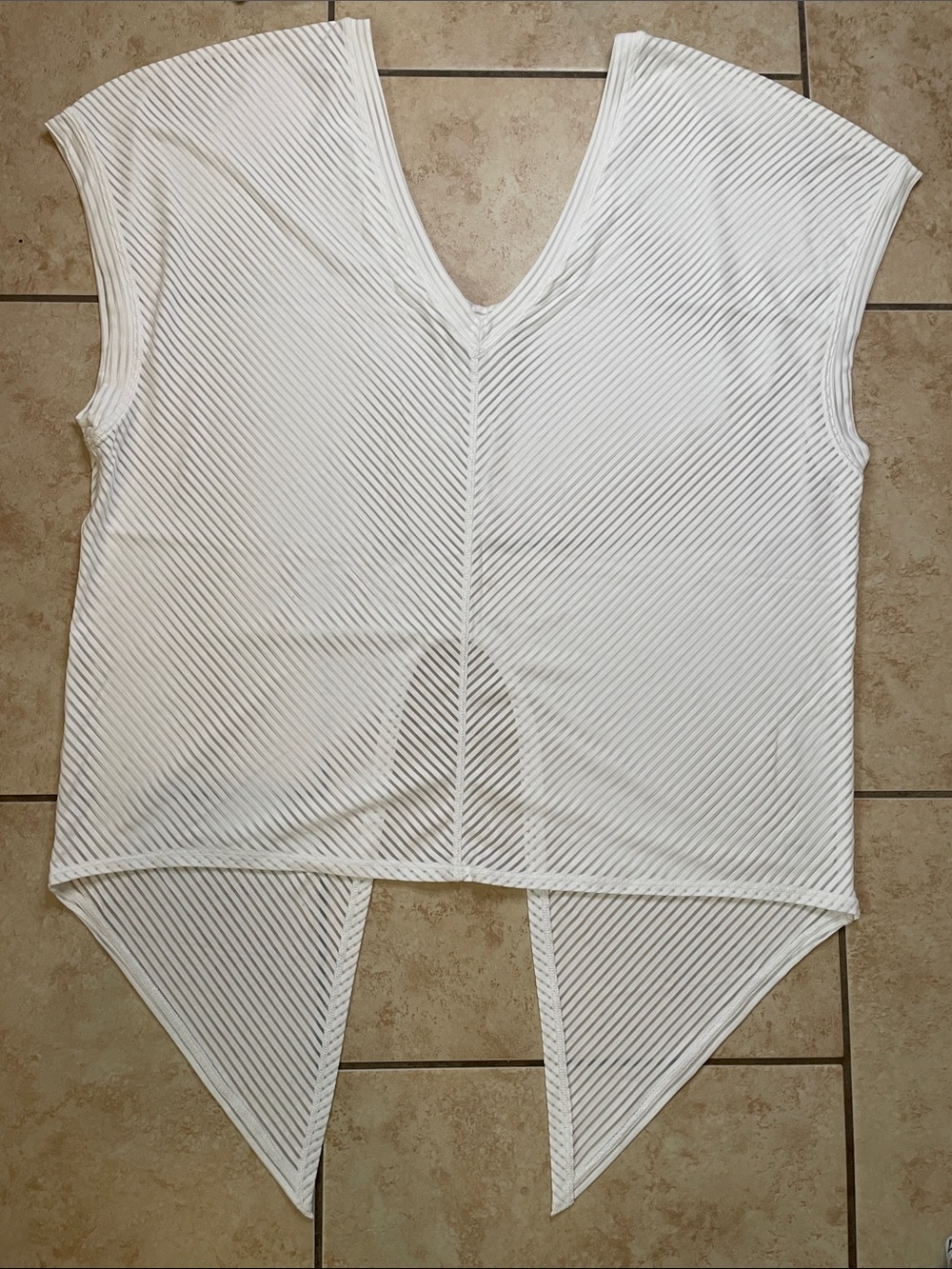 Lululemon Womens "Ahead By Miles" Mesh Tie Top
